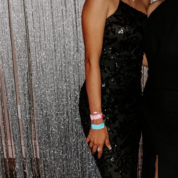 Windsor Formal black sequence dress - Picture 2 of 2